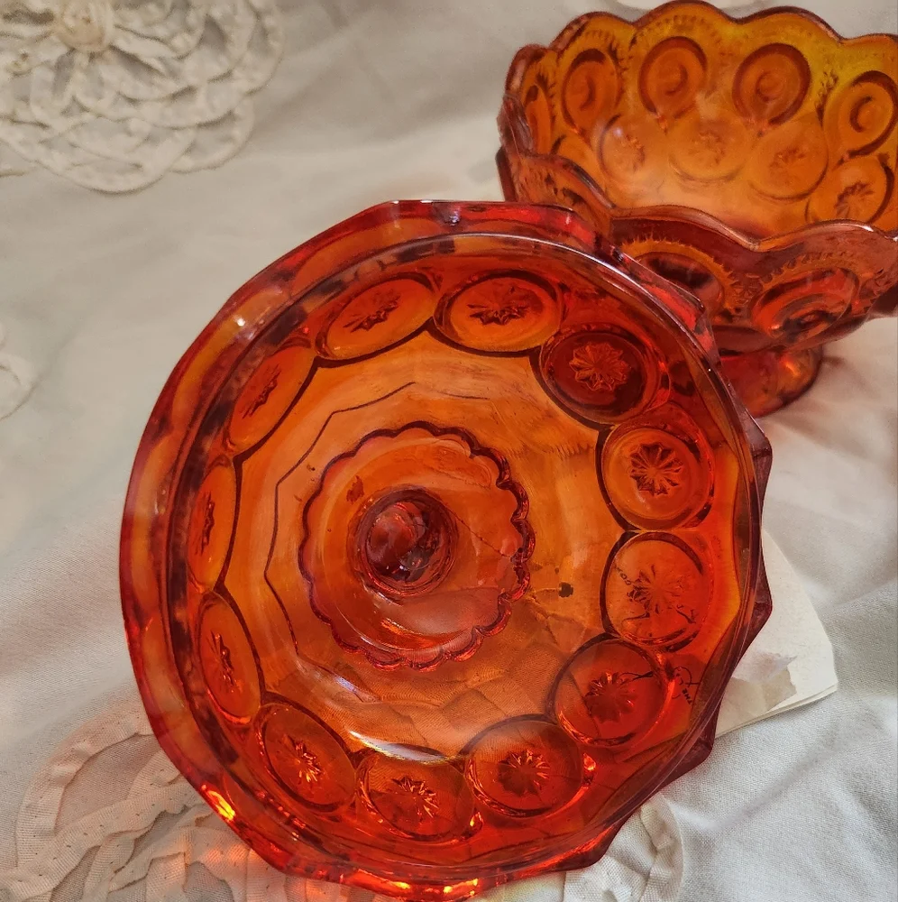 L E Smith Moon & Stars Amberina Candy Dish with Lid - Picture 9 of 10